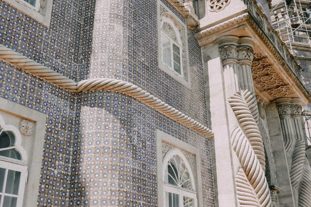 Intricate Manueline architecture at Jerónimos Monastery