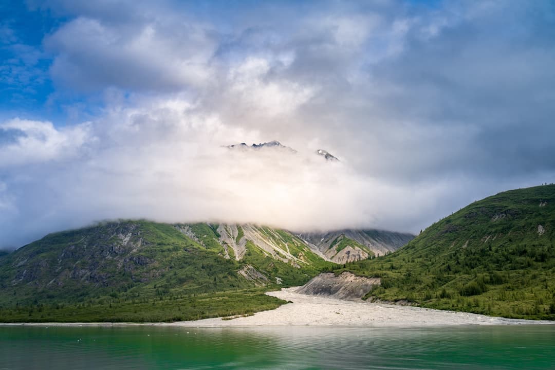 Alaska & Pacific Northwest travel - Photo by Joseph Corl on Unsplash